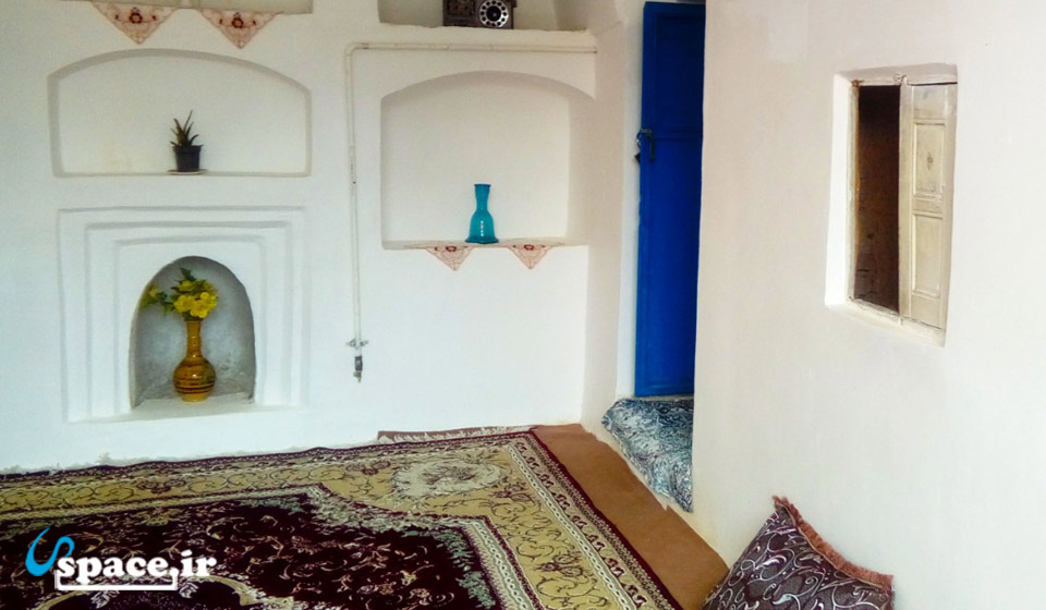 نمای داخلی اتاق نارگل اقامتگاه بوم گردی خانه مادری - نجف آباد