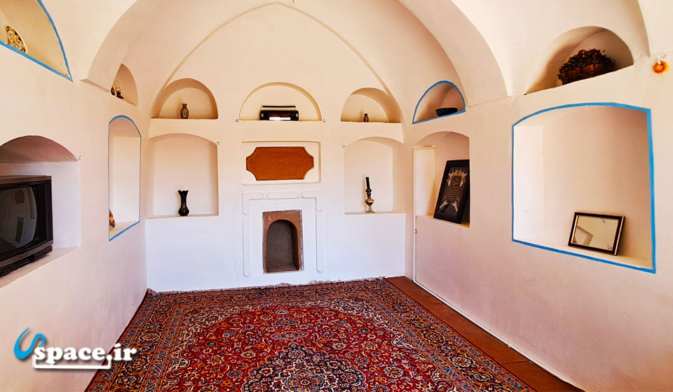 نمای داخلی اتاق نارگون اقامتگاه بوم گردی خانه مادری - نجف آباد